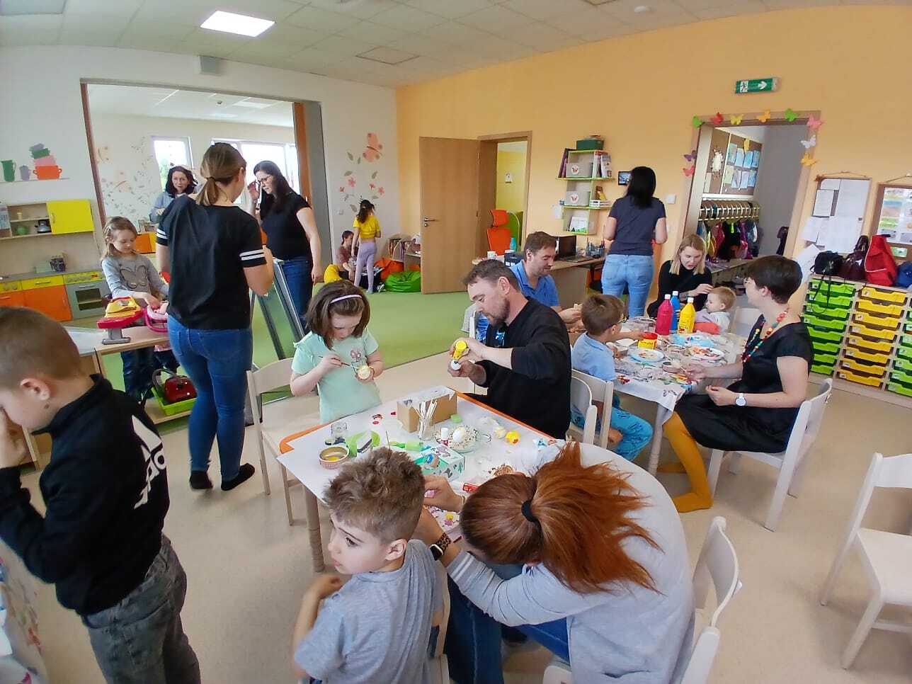 Velikonoční tvoření s rodiči u Sluníček, Kytiček a Motýlků